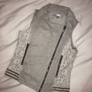 Gray zip vest Nordstrom Rack girls size L